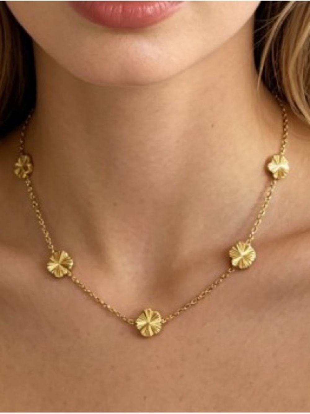 Gold Clover Pattern Necklace (4452)